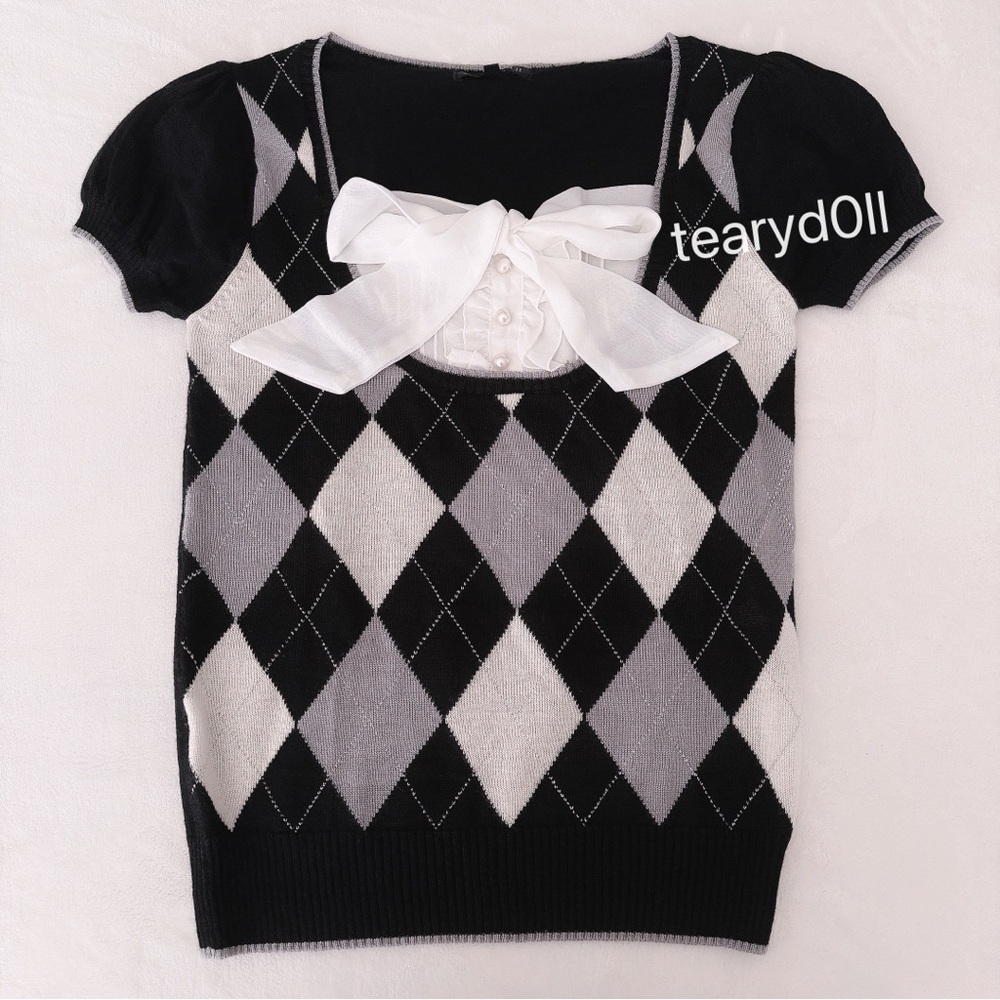 horror protagonist milkmaid blouse